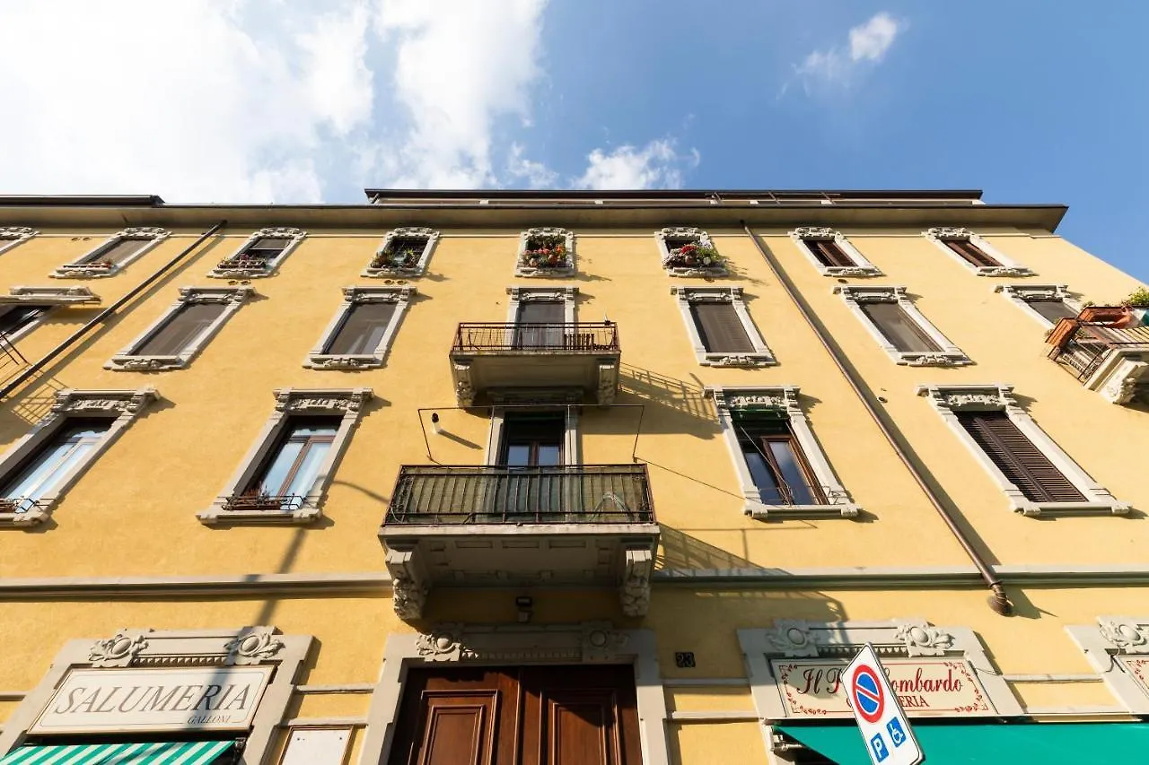 Colorful Porta Romana Milan Apartment