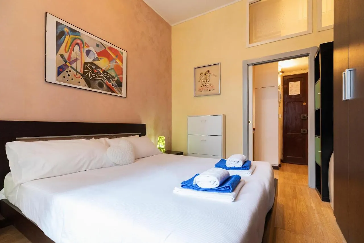 Apartment Colorful Porta Romana Milan Italy